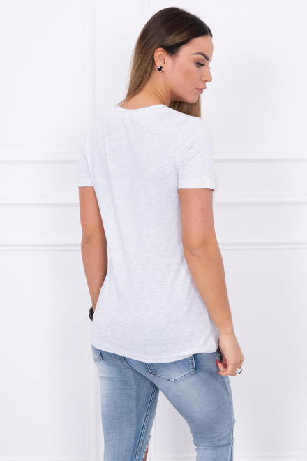  Tricou cu decoraţii