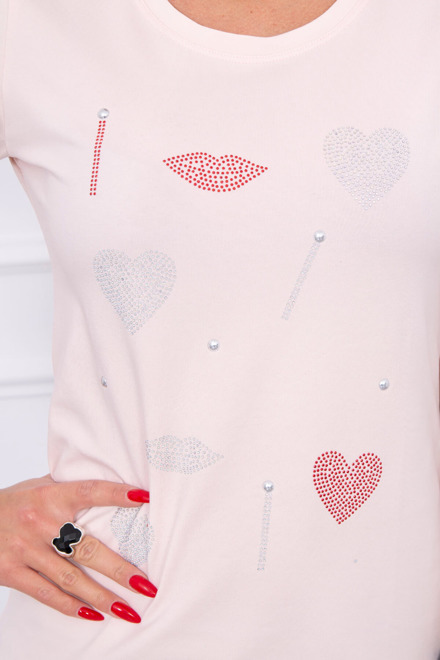  Tricou cu decoraţii