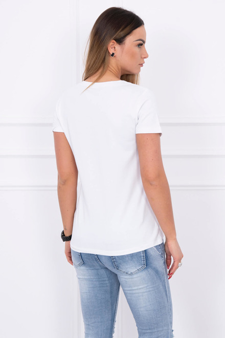  Tricou cu decoraţii